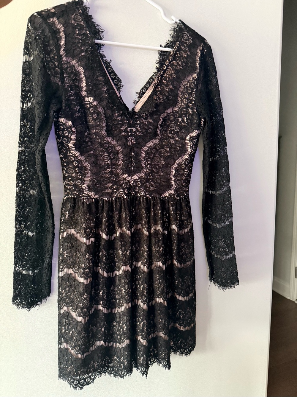 Dolce Vita Black Lace Long-Sleeve V-Neck Dress with Nude Lining